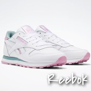 Reebok Women’s Classic Leather Sneakers • W 9.5
